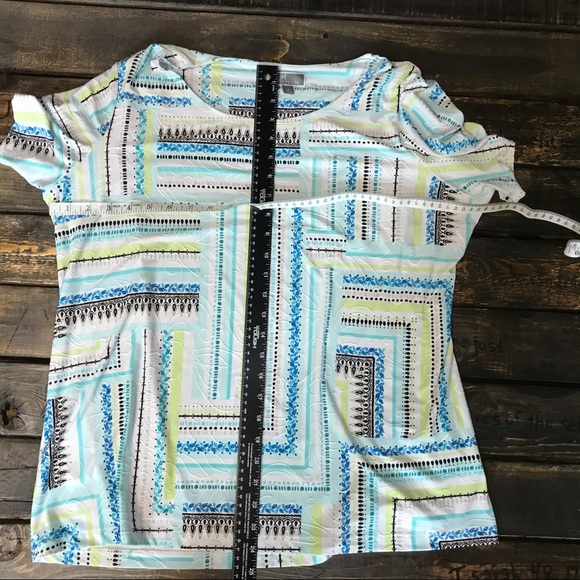 JM Collection Woman’s Top - Picture 7 of 7